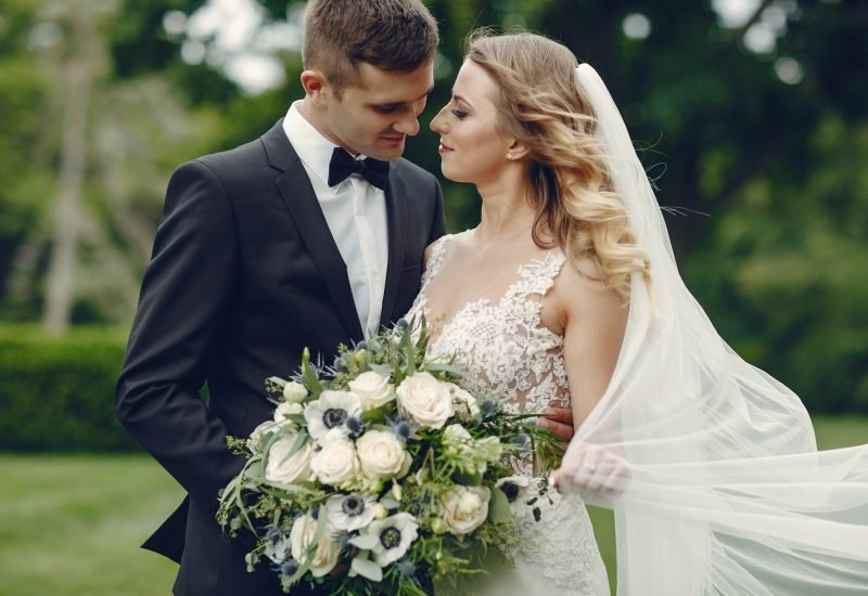 elegant-wedding-couple.jpg elegant-wedding-couple.jpg